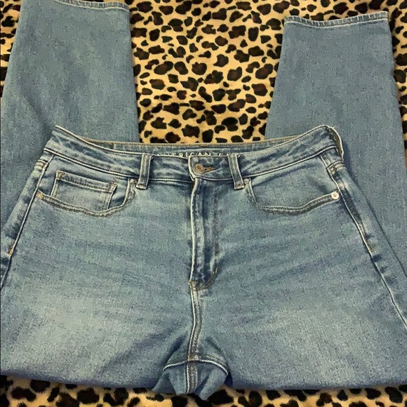 American Eagle Mom Jeans, Size 6 - Picture 6 of 7